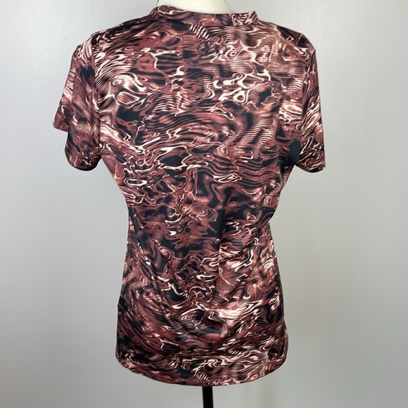 Under Armour Women Velocity Obscura Short Sleeve T Shirt SZ M Loose Fit V-Neck - Picture 8 of 13